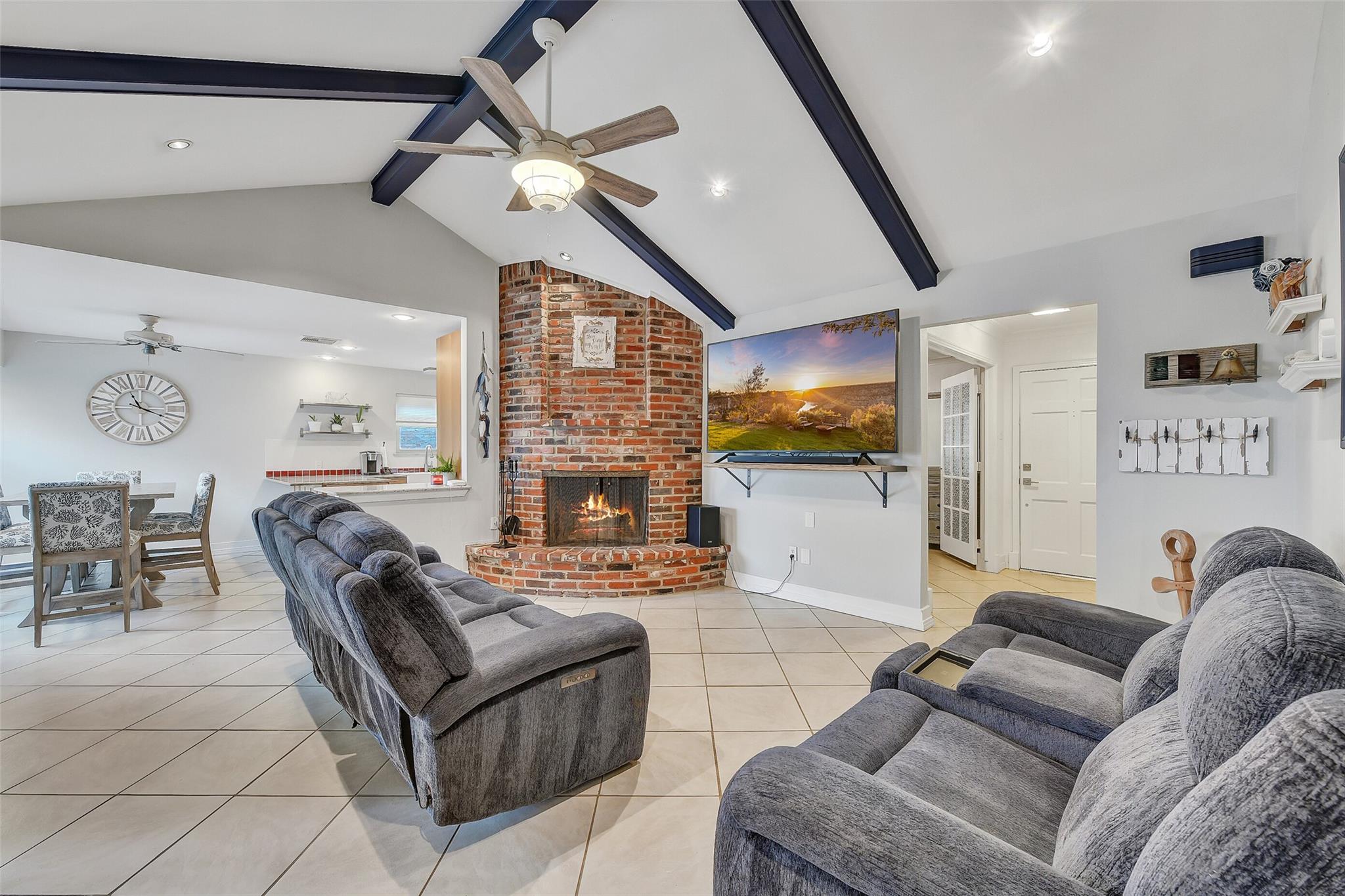 2211 Bayou Drive — photo