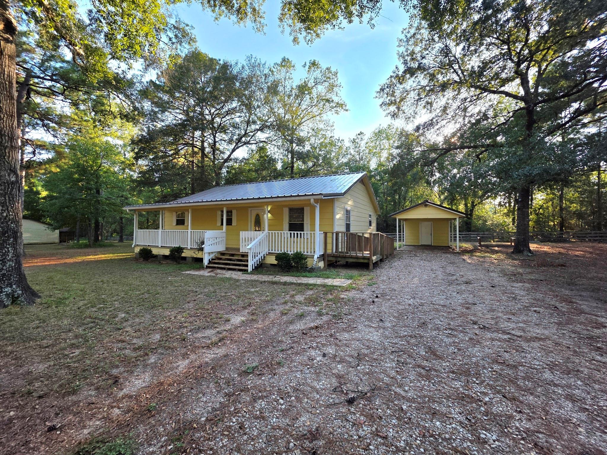 12105 Old County Road — photo