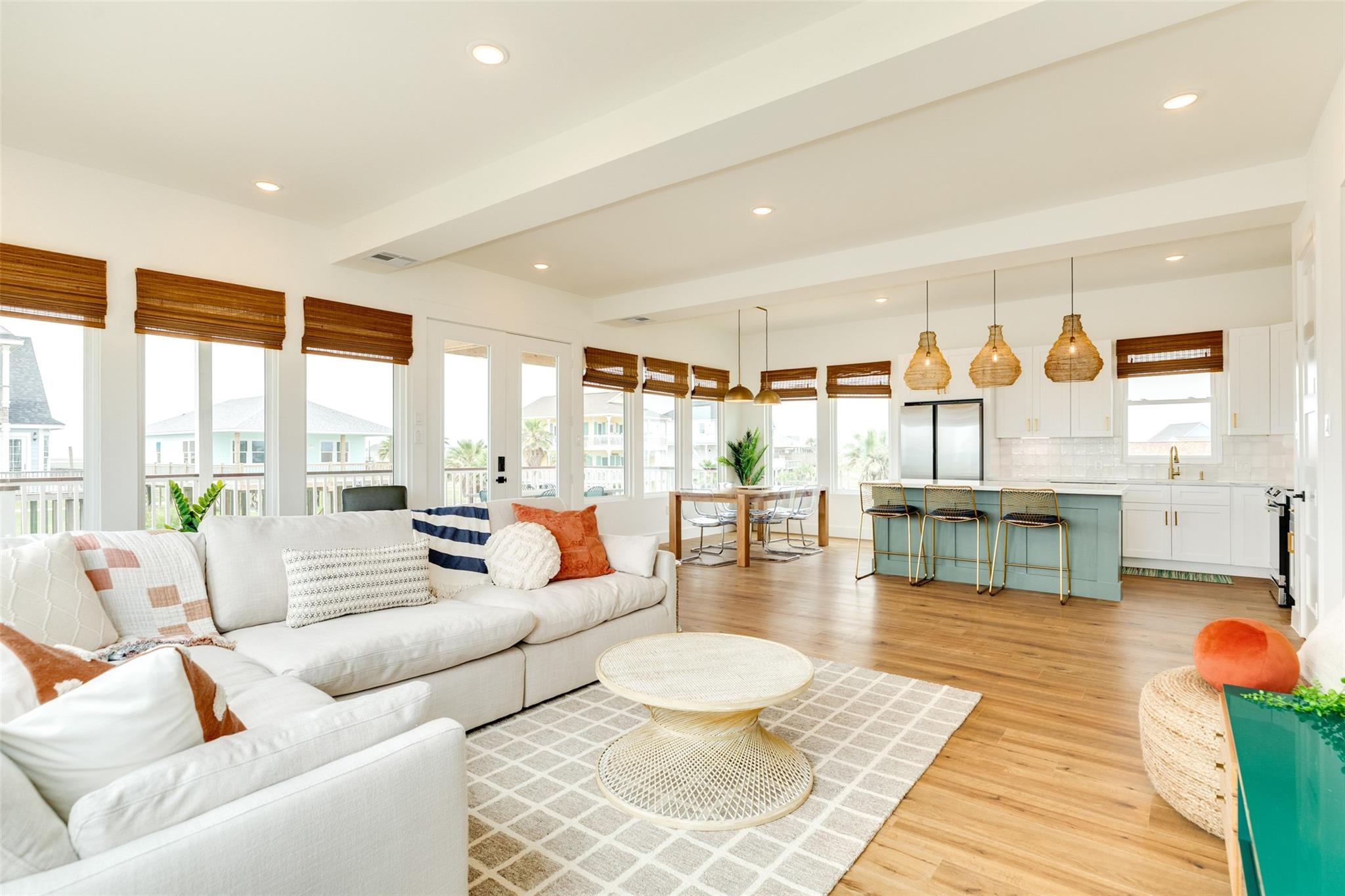 13010 Buccaneer Parkway — photo
