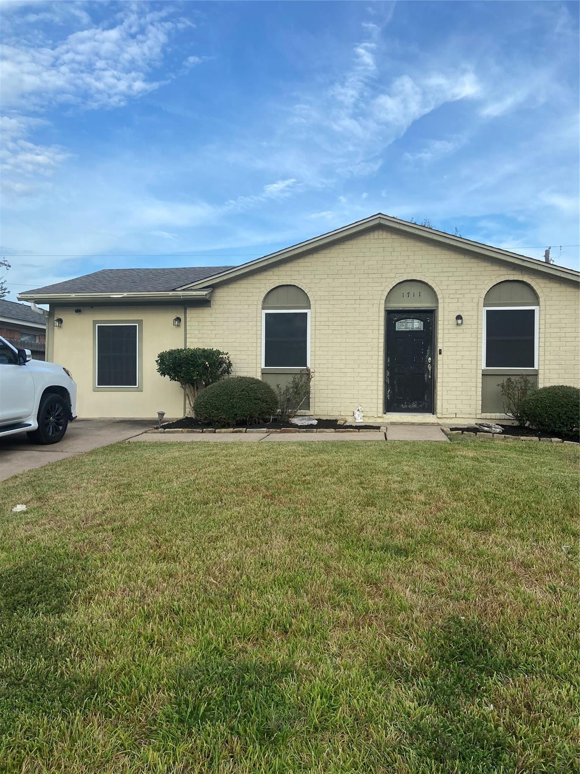 1711 Canary Circle — photo