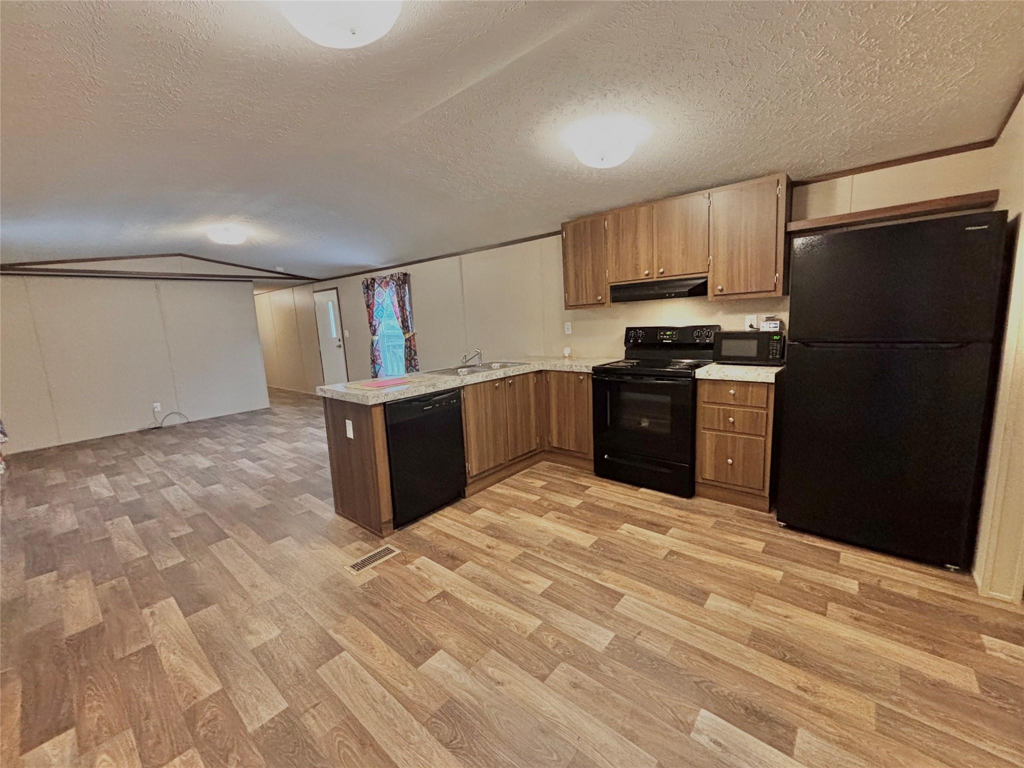 300 Cherokee Lane — photo