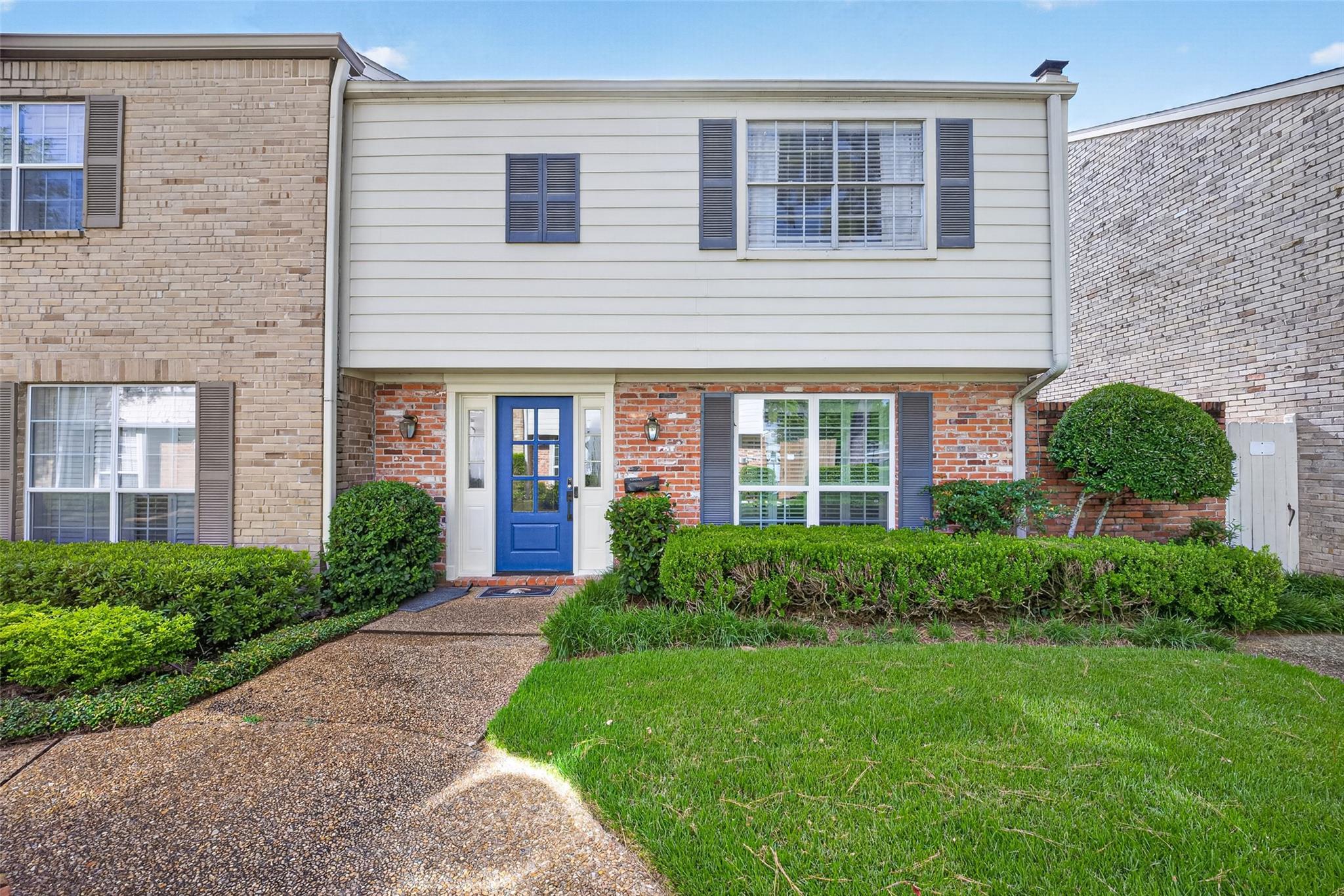 12618 Huntingwick Drive #100 — photo