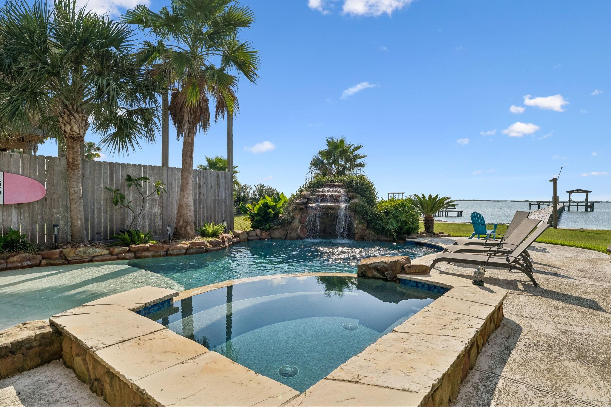 1623 Dick Bay Drive — photo
