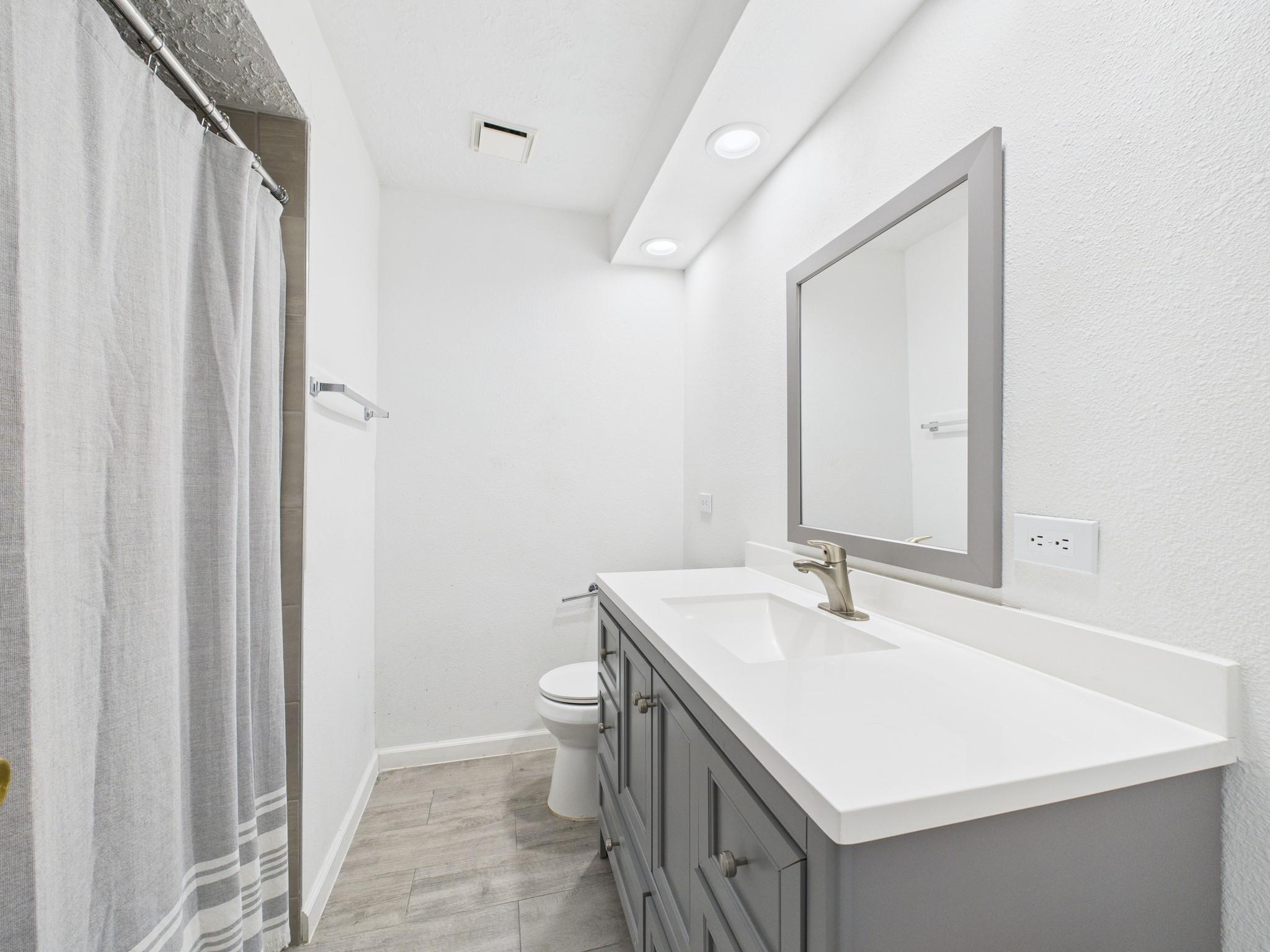 16207 N Meadow Drive — photo