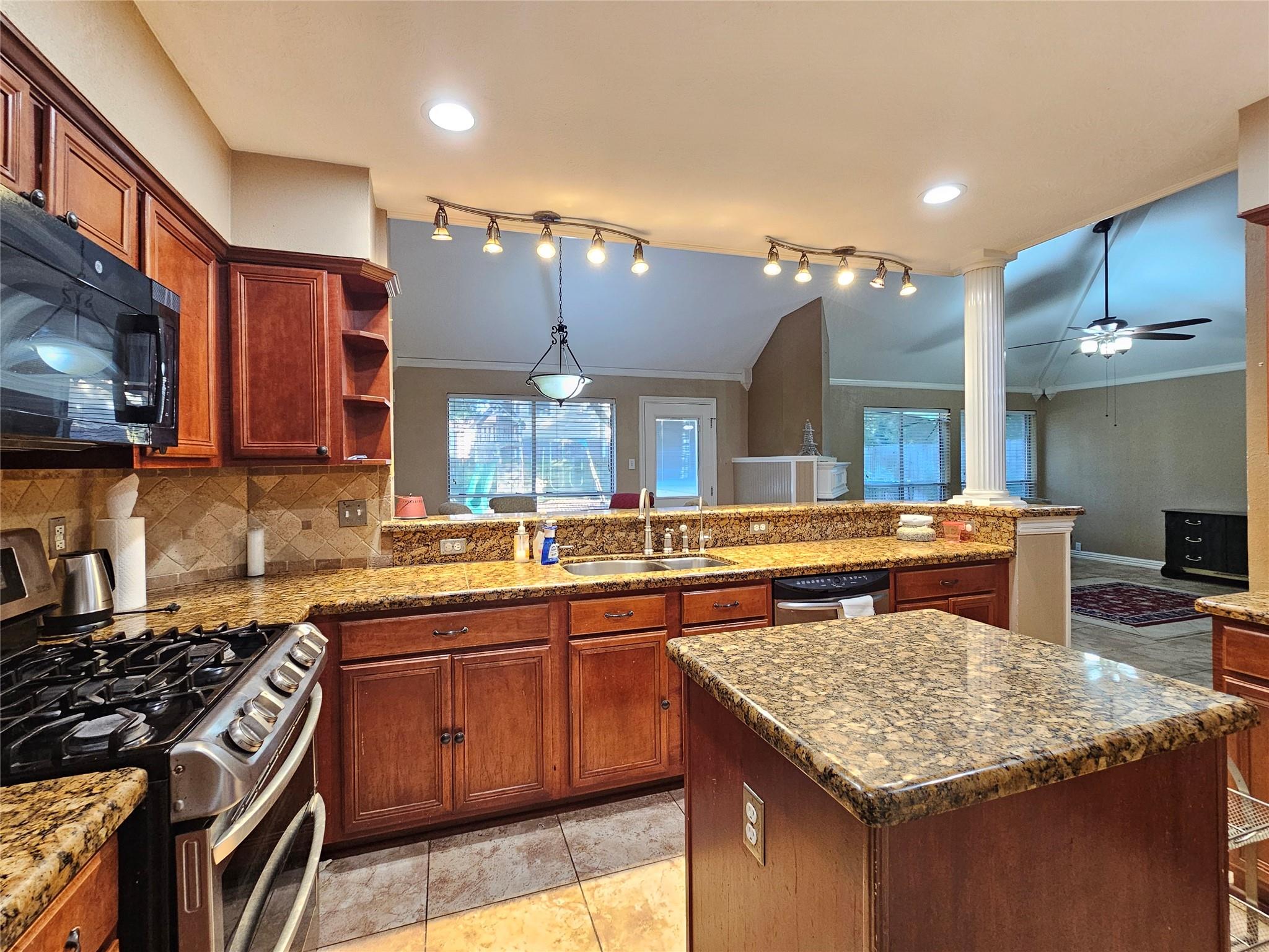 8807 Vista Springs Drive — photo