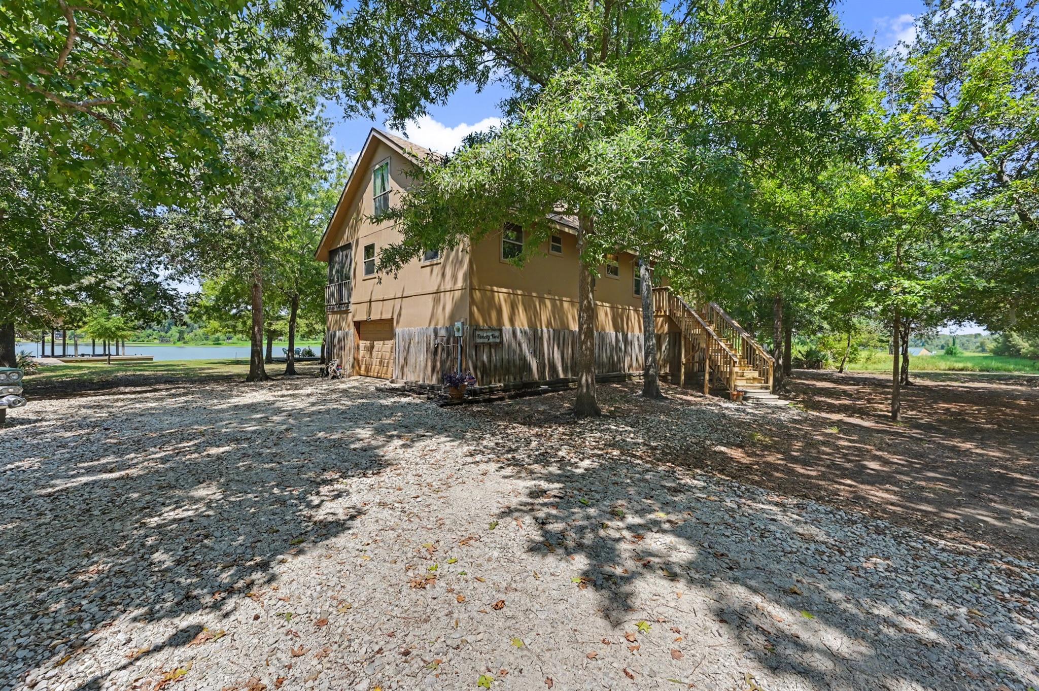 99 Lake View Drive — photo