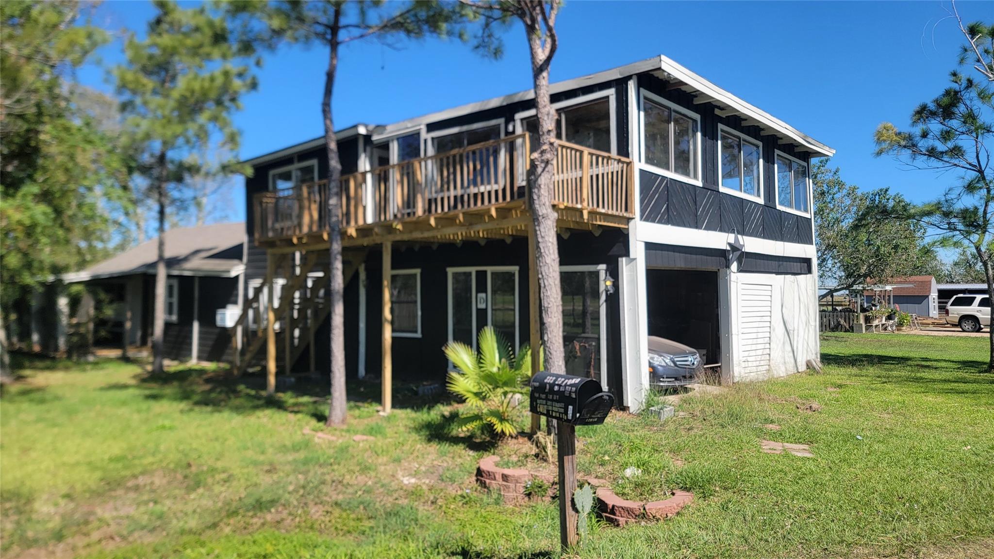 12018 Sandpiper Road — photo