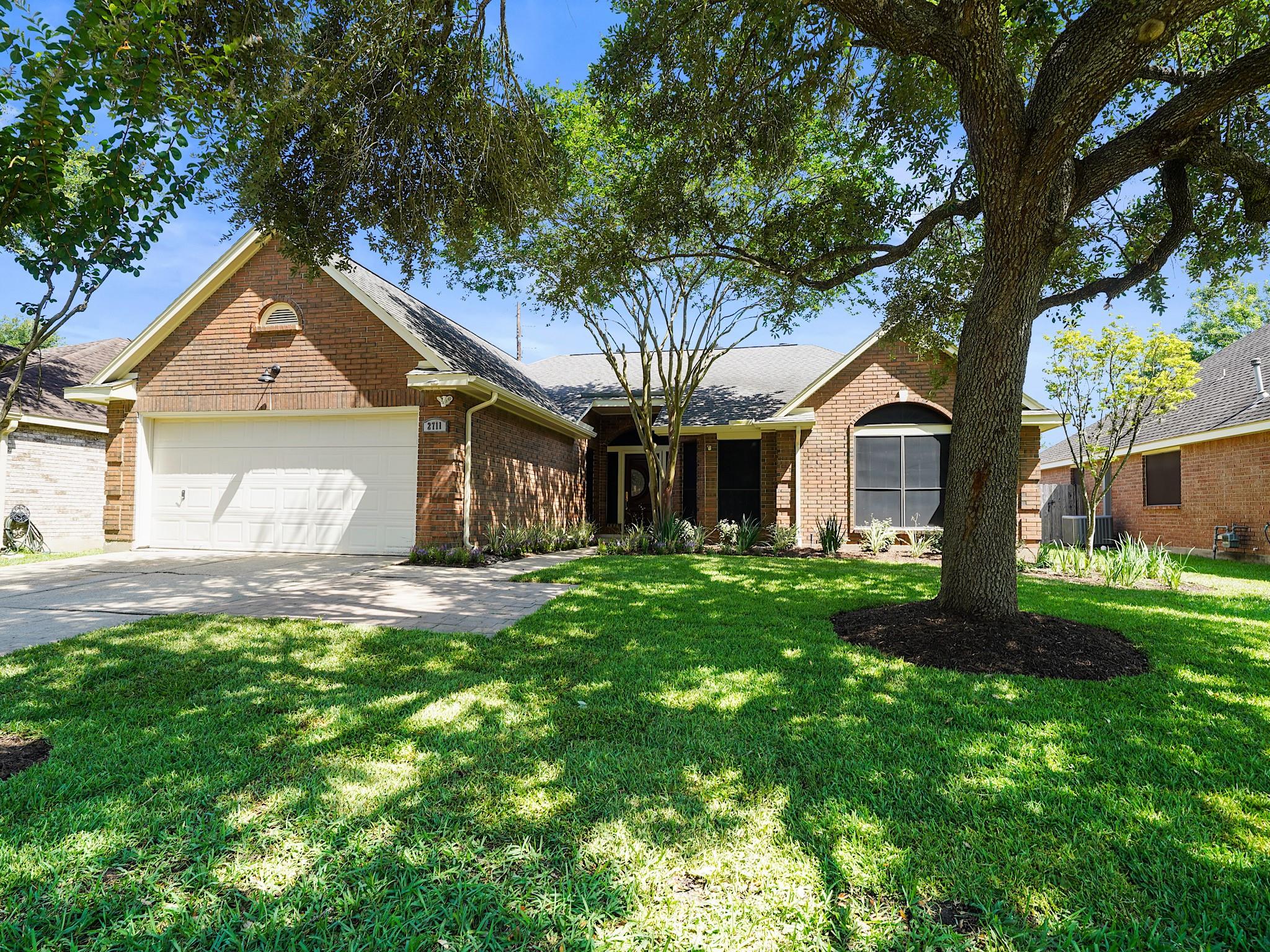 2711 N Peach Hollow Circle — photo