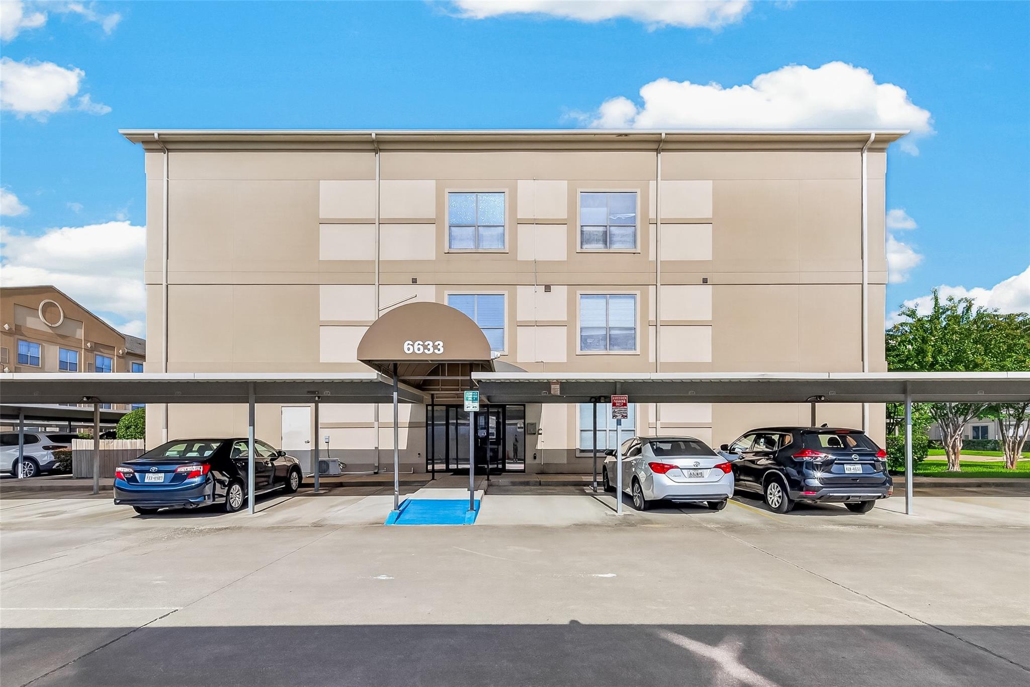 6633 W Sam Houston Parkway S #3C — photo