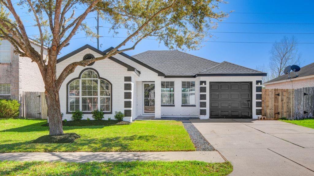 12610 Rio Bravo Street, Rosharon, TX 77583 — photo 2