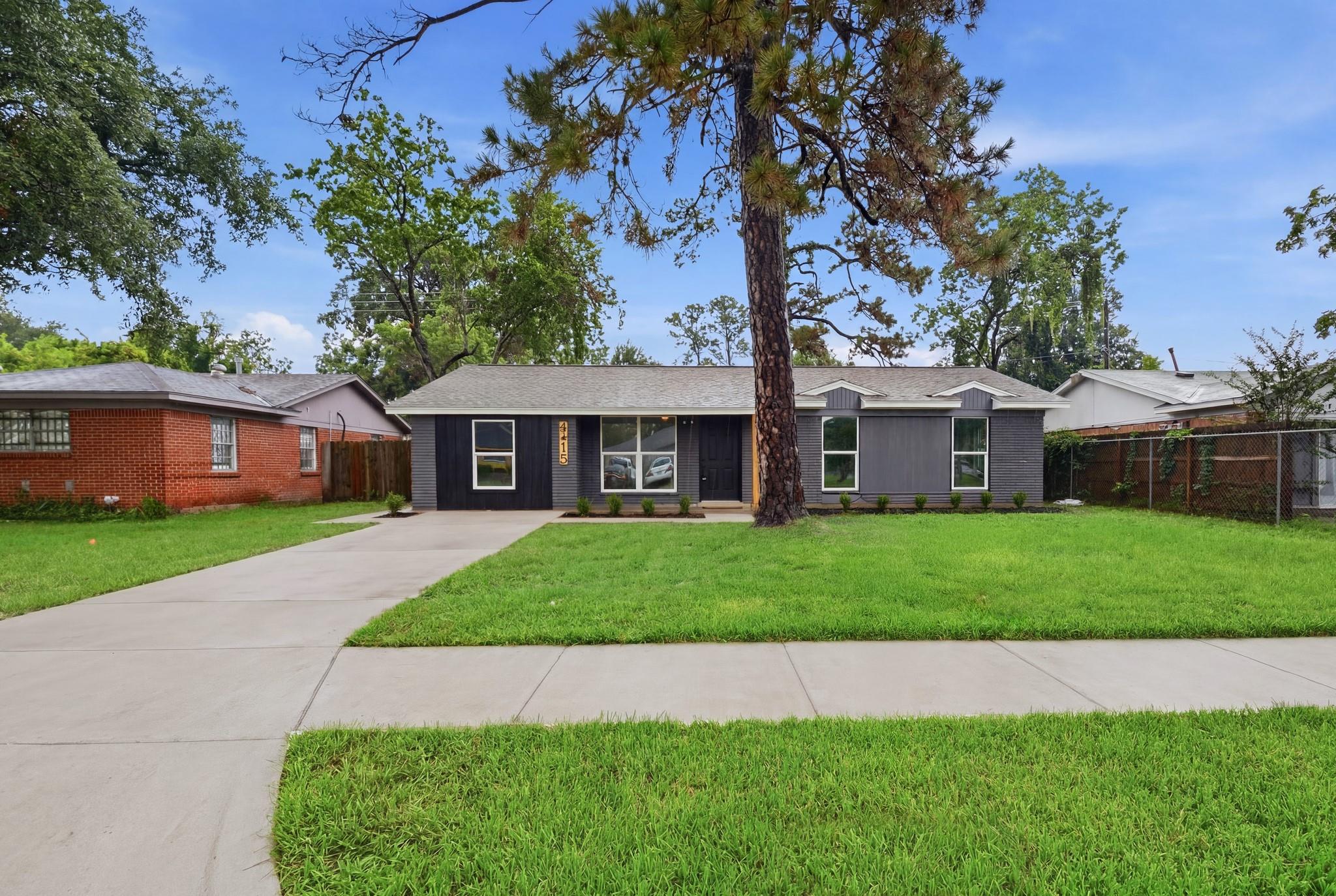 6415 Annunciation Street — photo