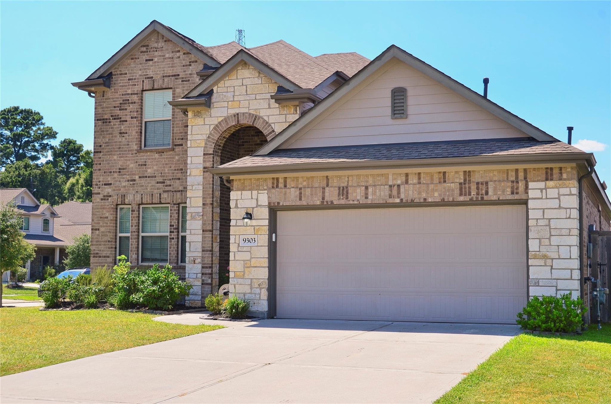 9303 Victoria Valley Court — photo