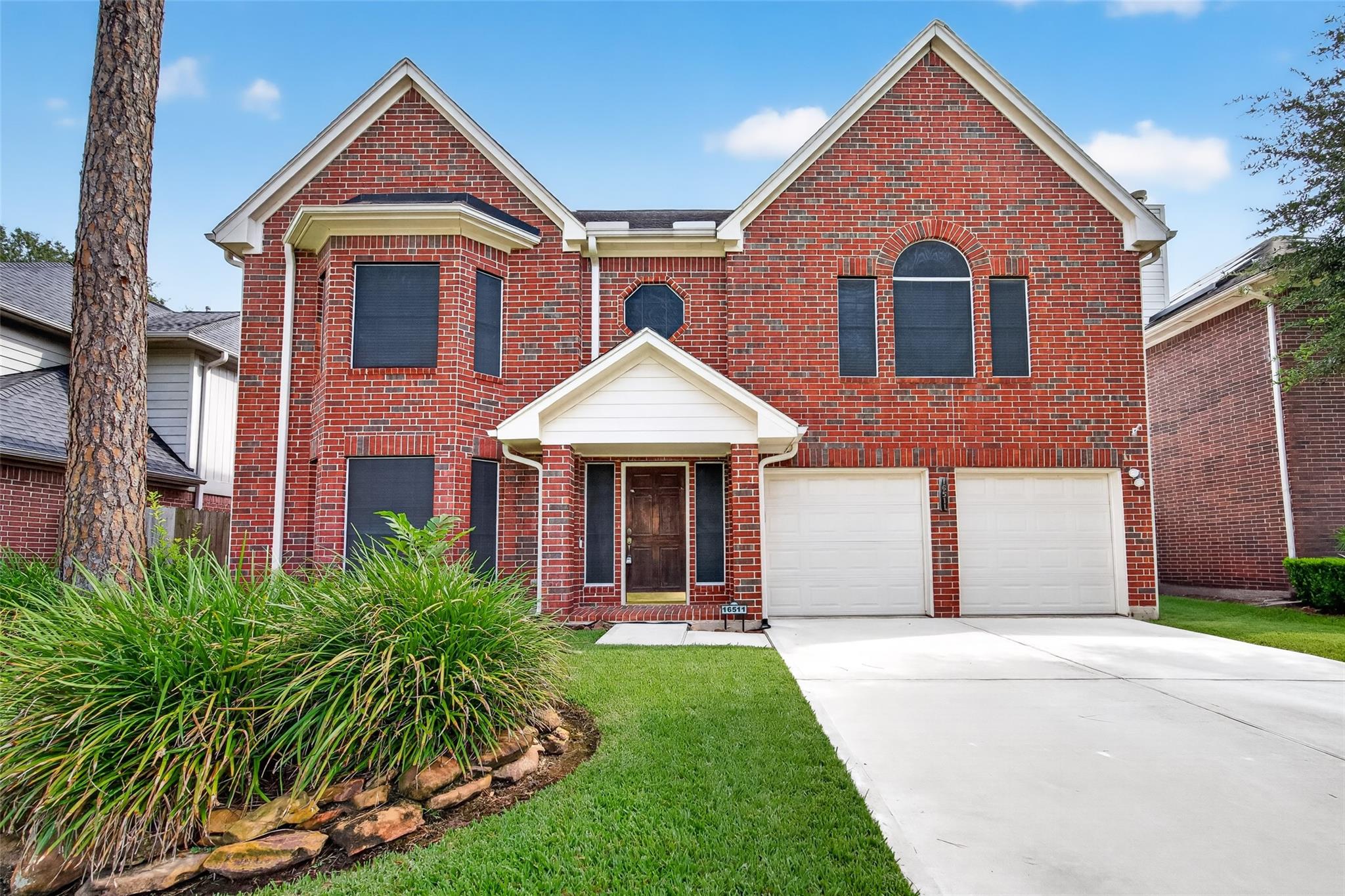 16511 Dawncrest Way — photo