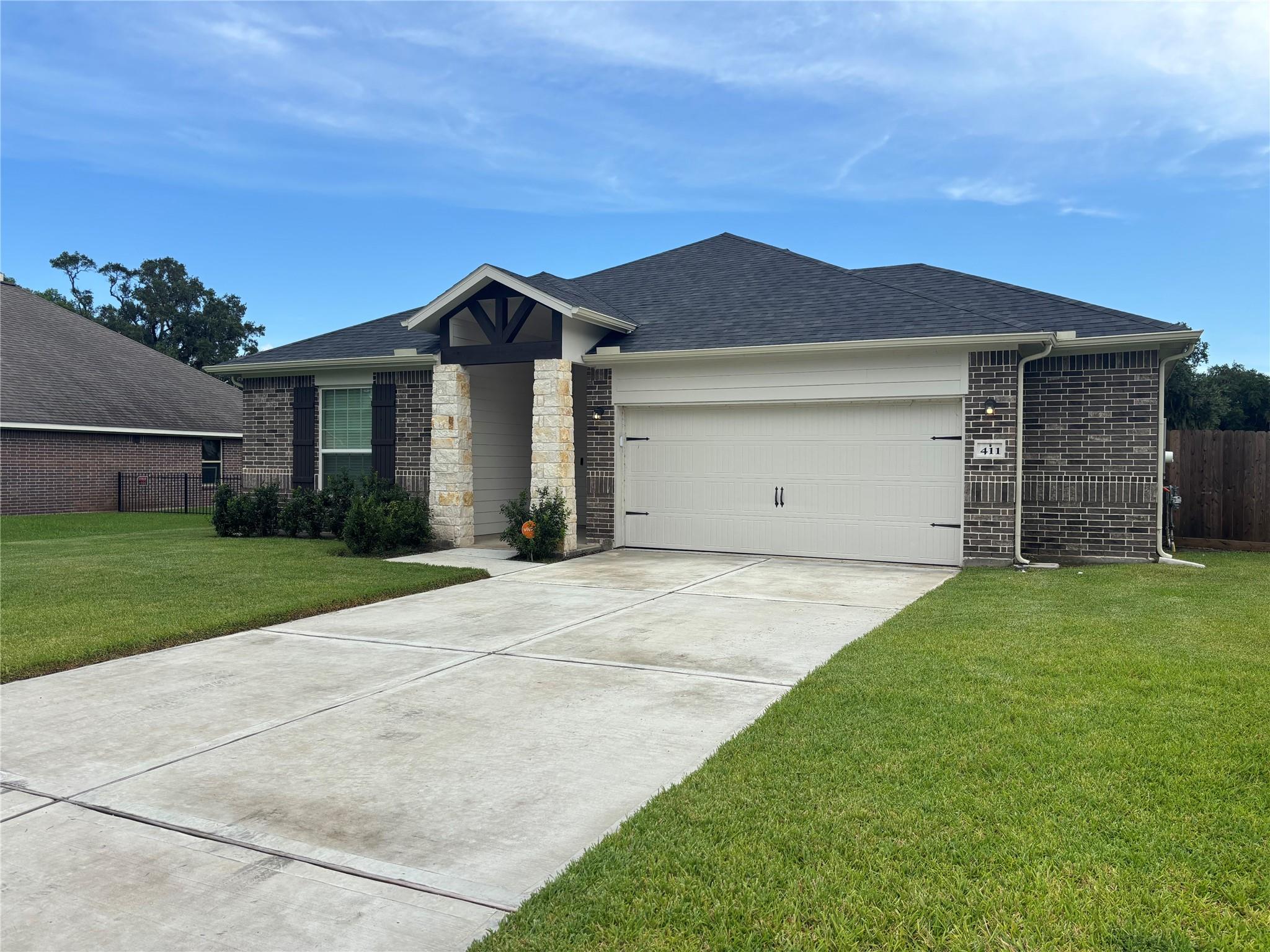 411 S Amherst Drive — photo