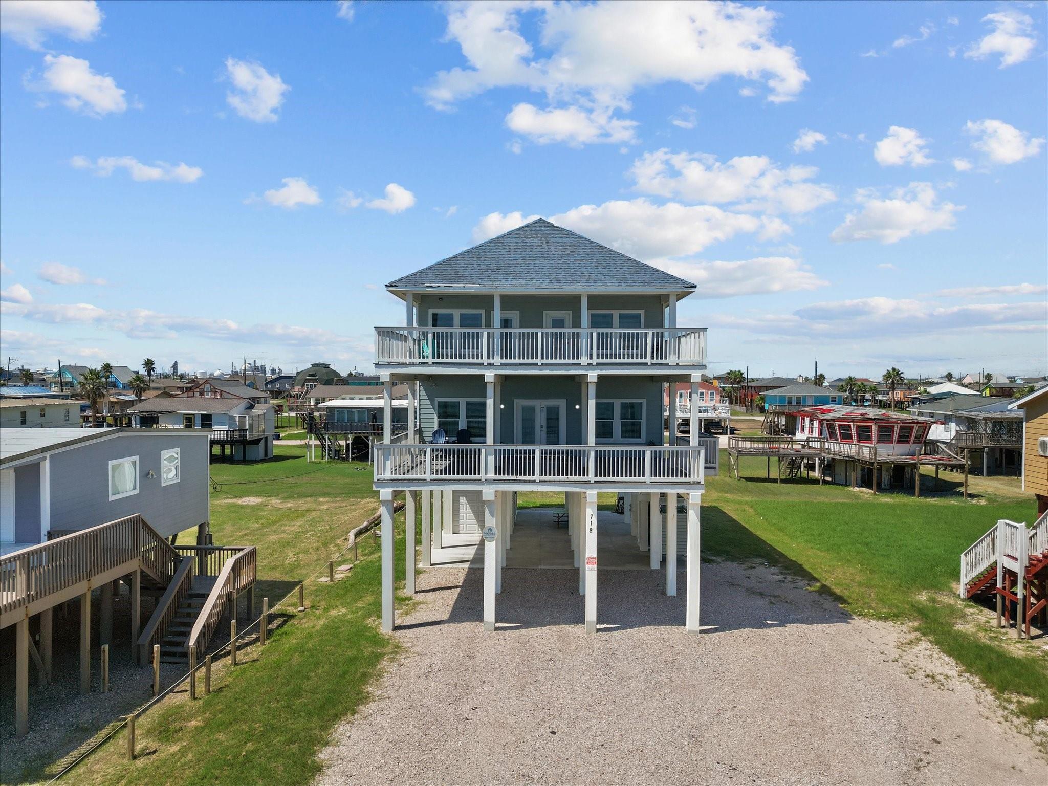 718 Beach Drive — photo