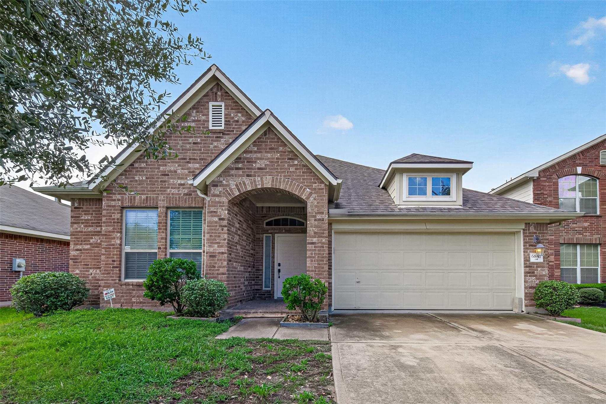 6847 Tammany Manor Lane — photo