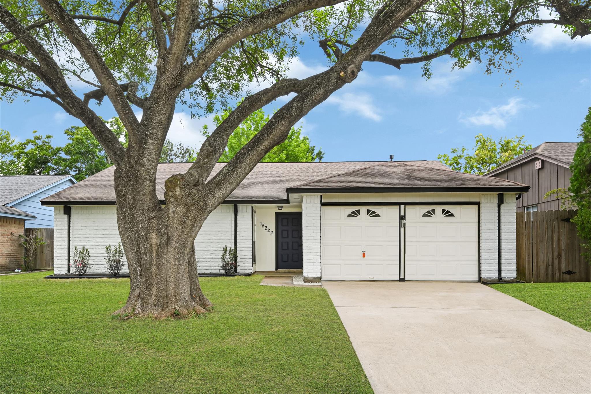 15922 Beechnut Street — photo