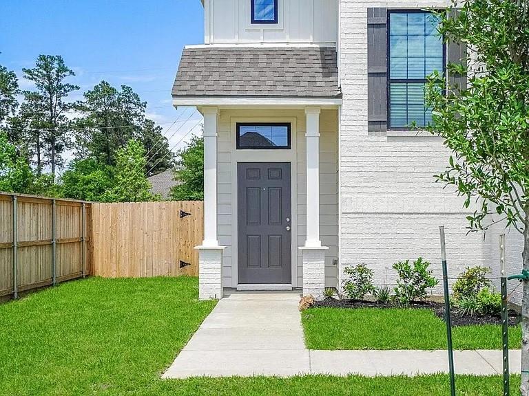 1022 Tomball Downs Drive — photo