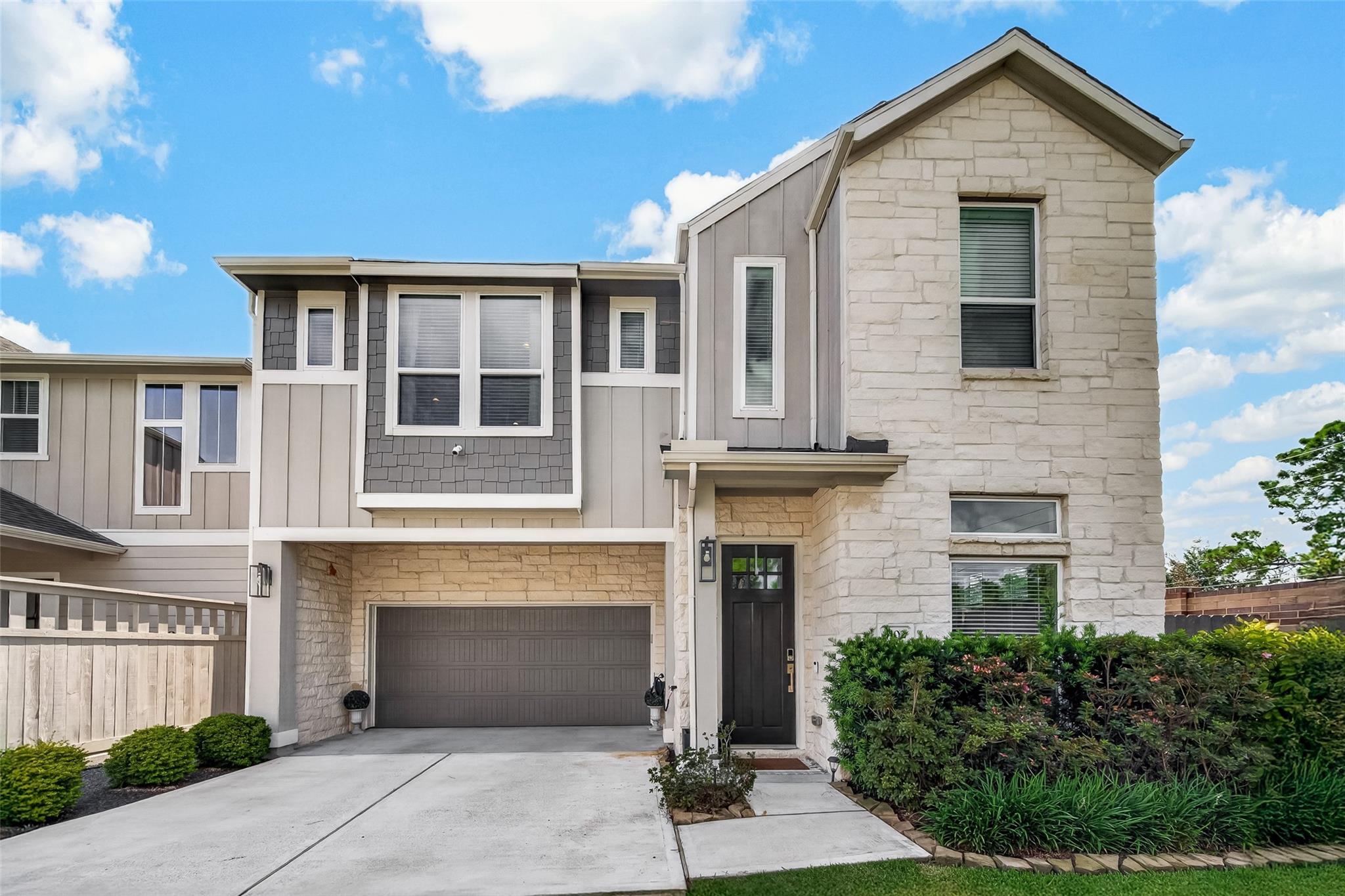 3102 Leather Leaf Lane — photo