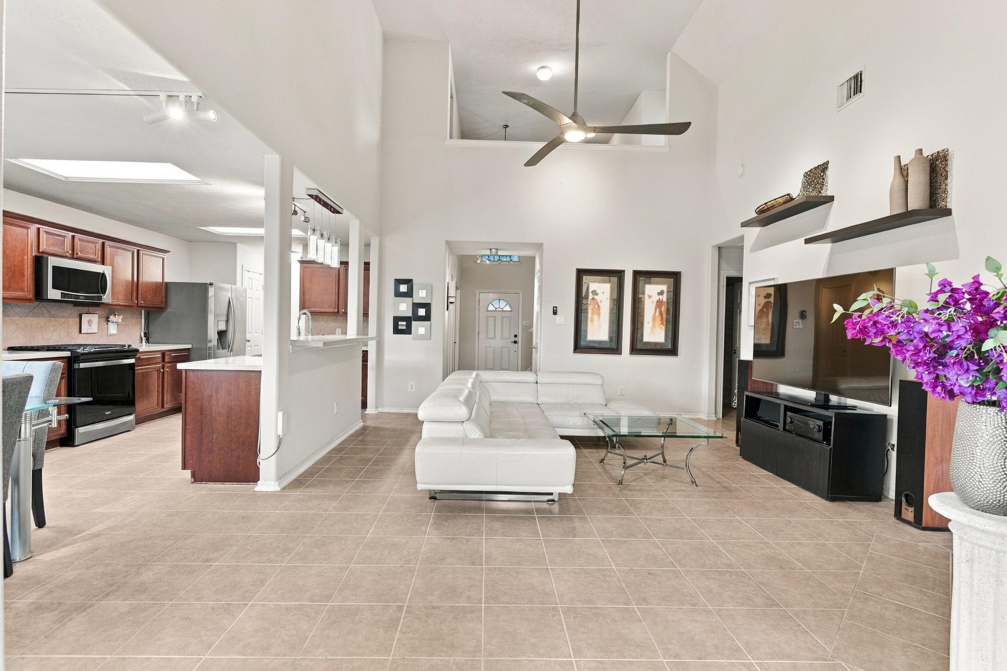 2802 White Sands Drive — photo