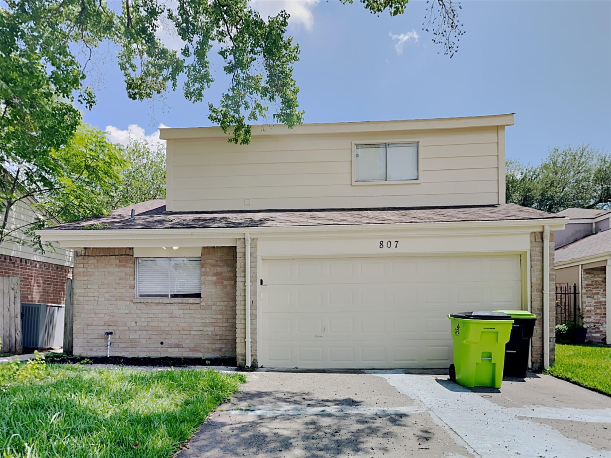 807 Chateau Place — photo