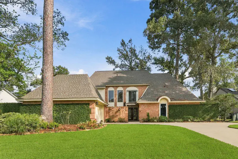 8214 Magnolia Glen Drive — photo