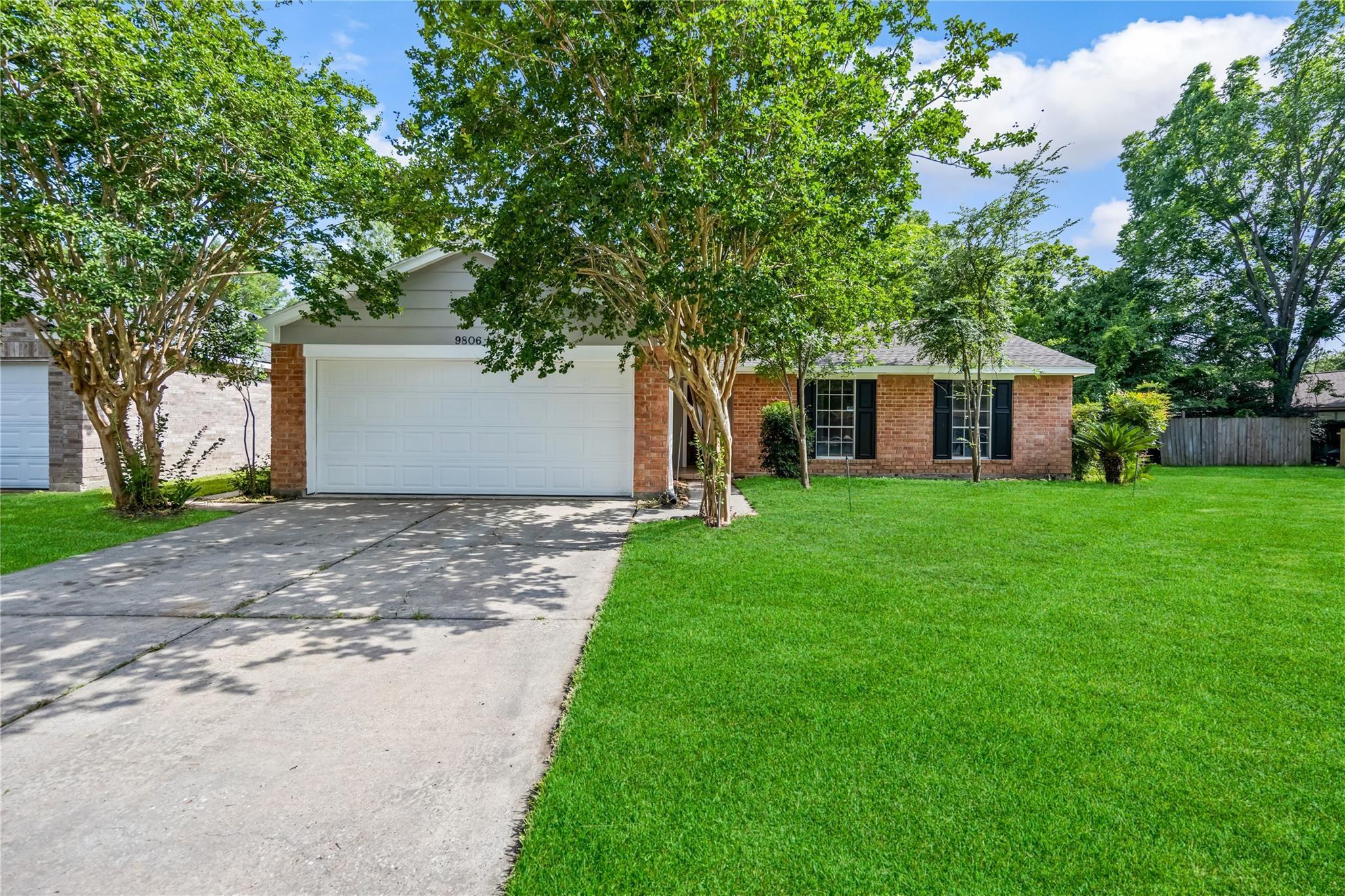 9806 Tanager Lane — photo