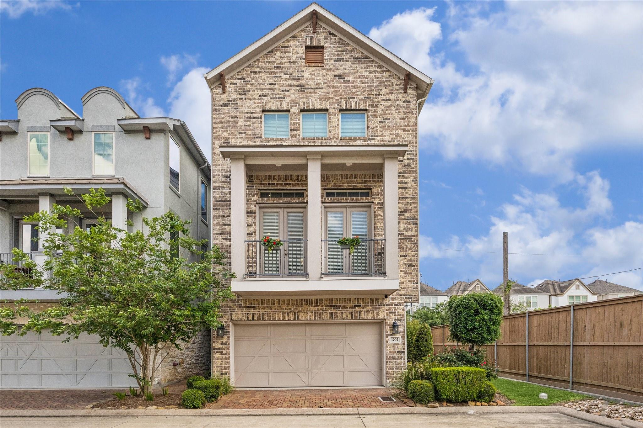 1702 Oak Leaf Pass Drive — photo