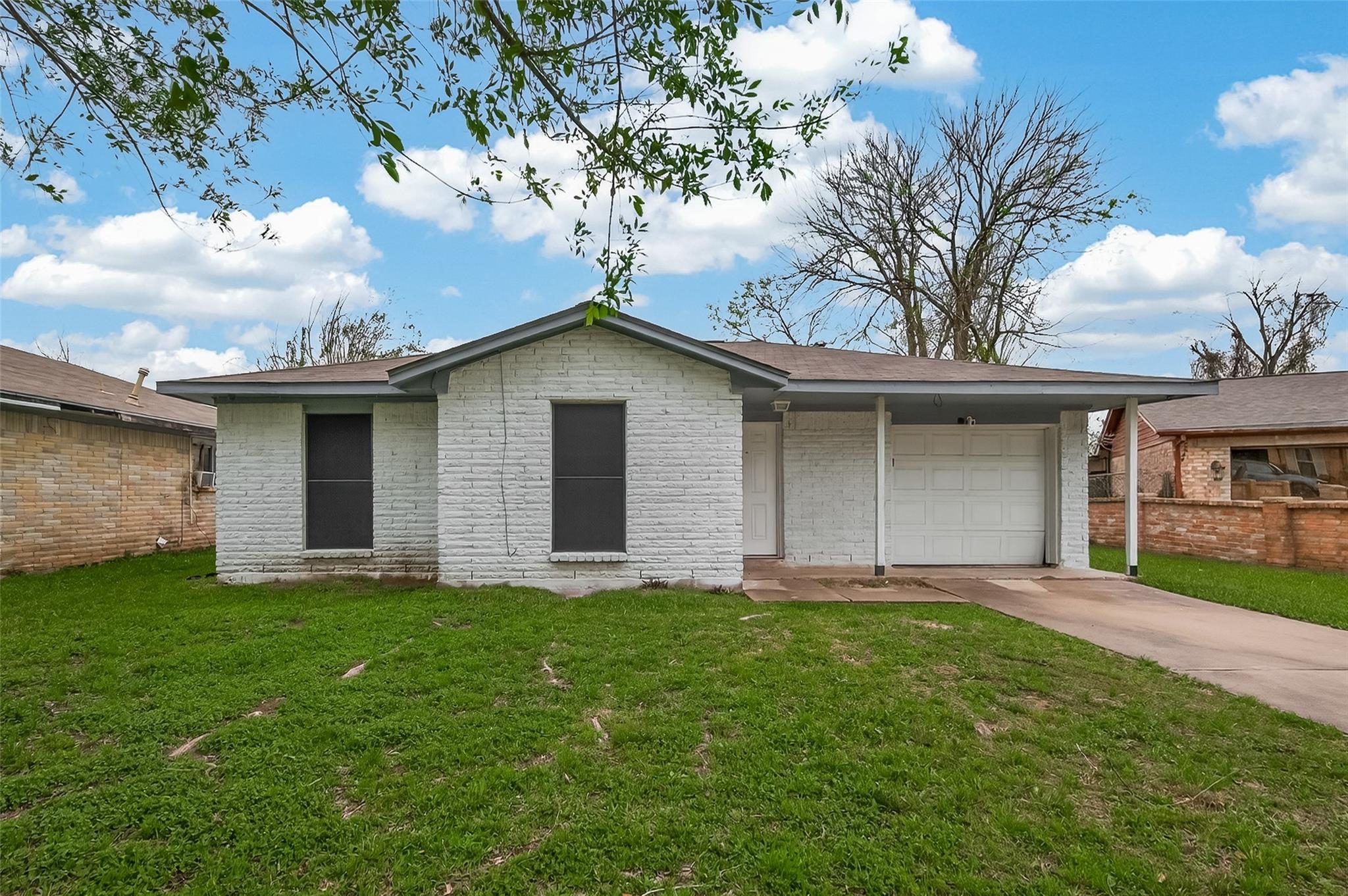 12811 Roandale Drive — photo