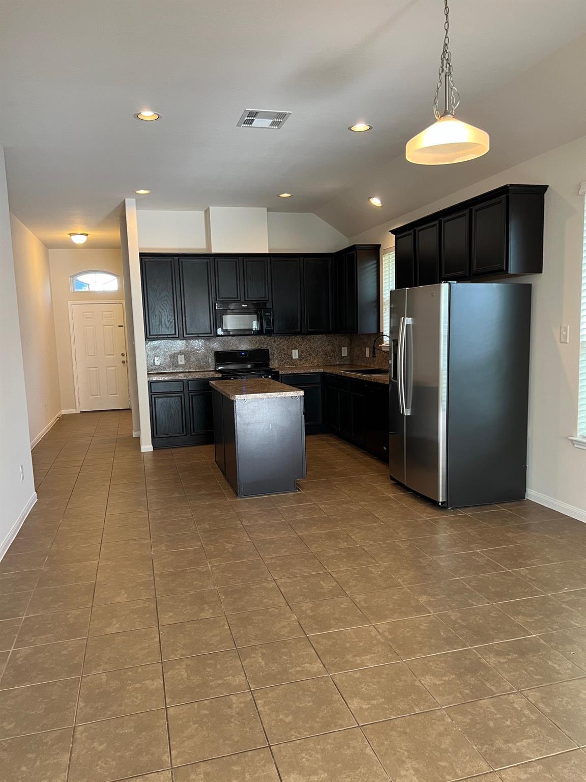 1238 S Maple Drive — photo