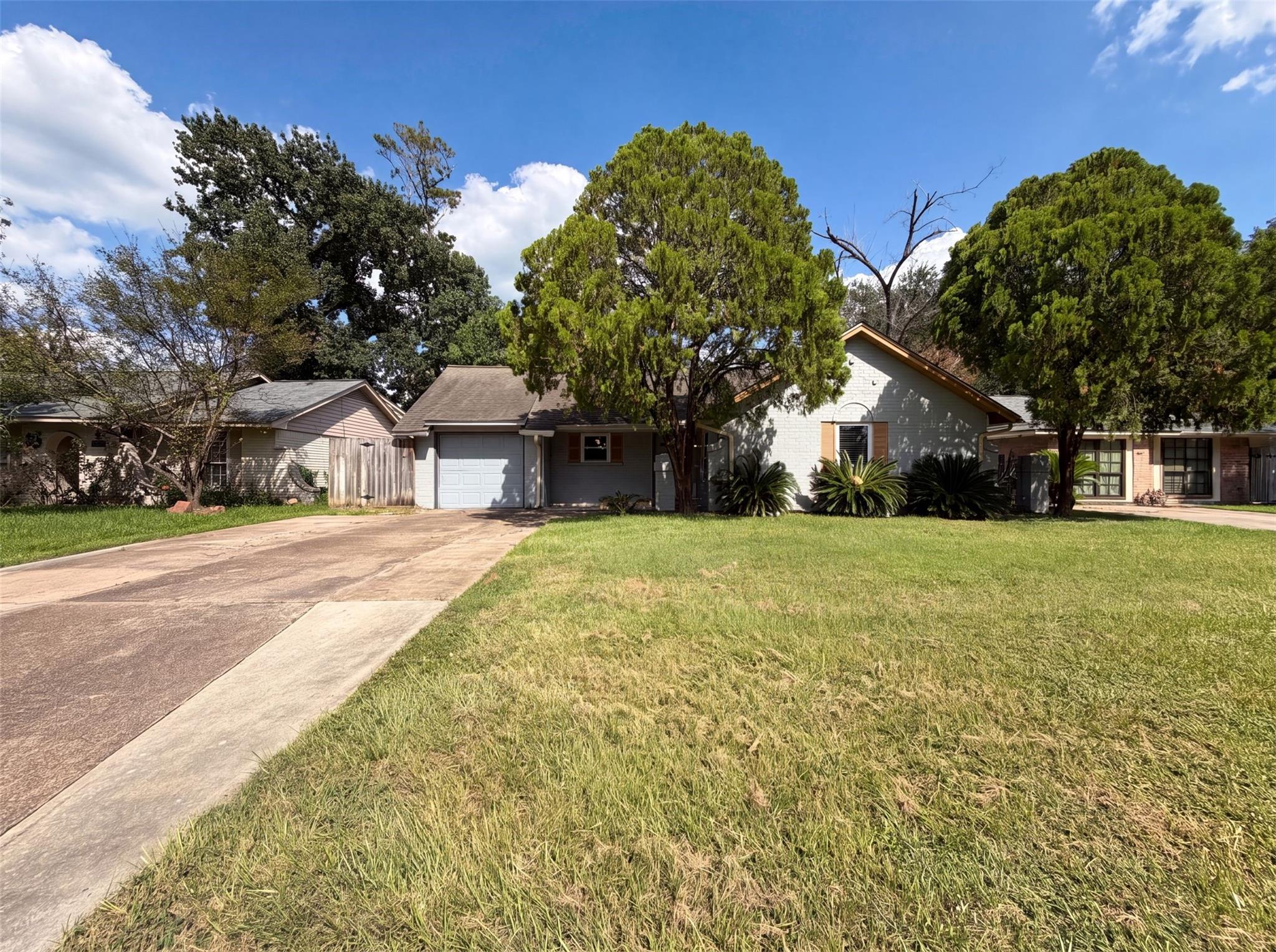 9314 Deanwood Street — photo