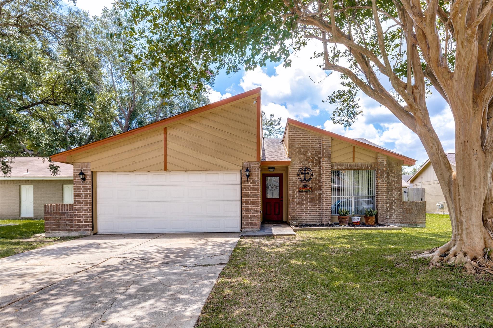 10930 Maple Rock Drive — photo