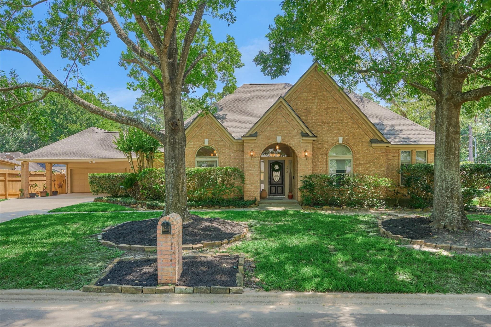 423 Pine Edge Drive — photo