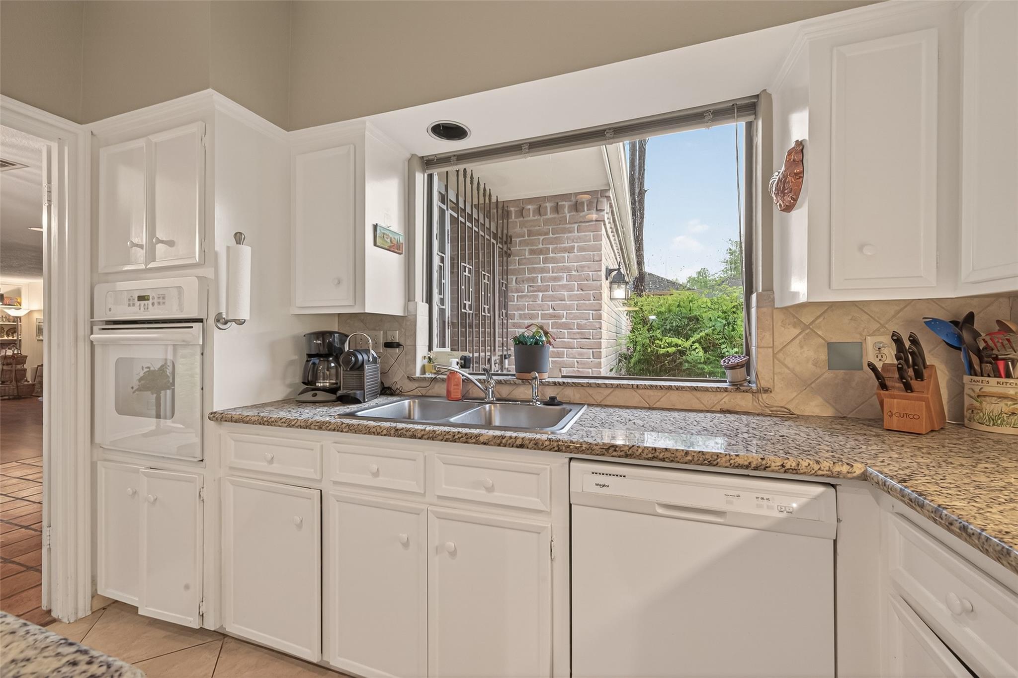 11614 Cedar Creek — photo