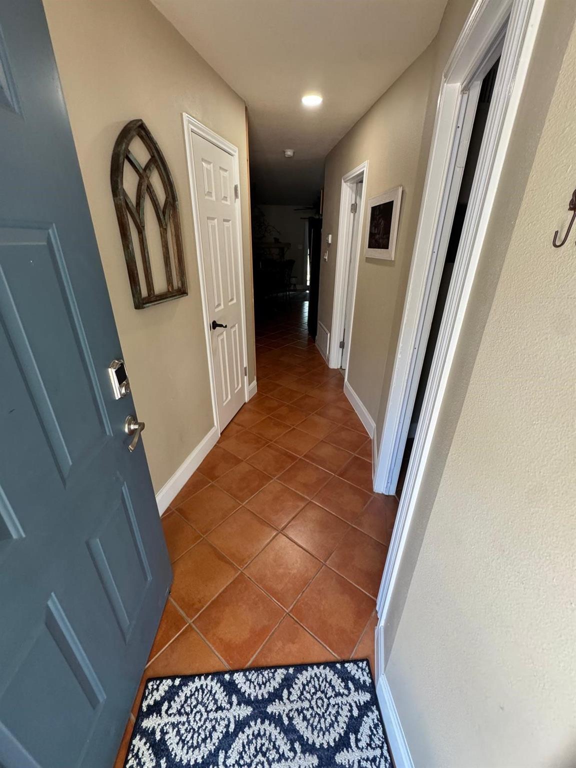 943 Parkview Drive #C1 — photo