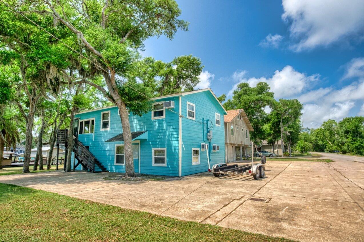 1491 Private Road 652 — photo