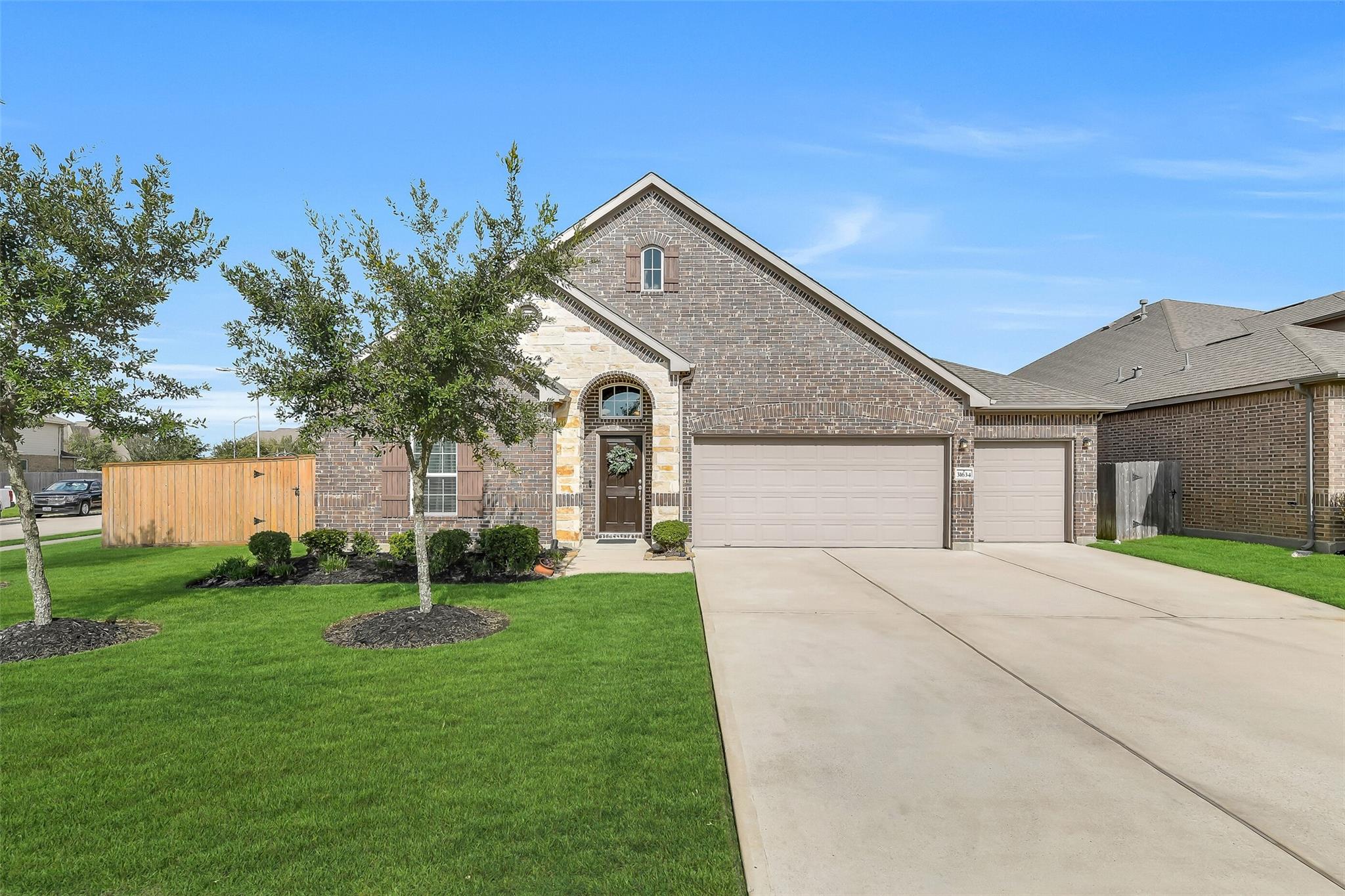 31634 Hummingbird Oak Drive — photo