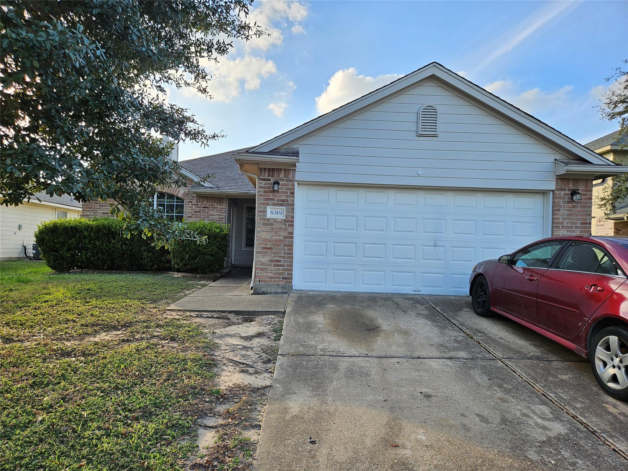 6319 Nullarbor Court — photo