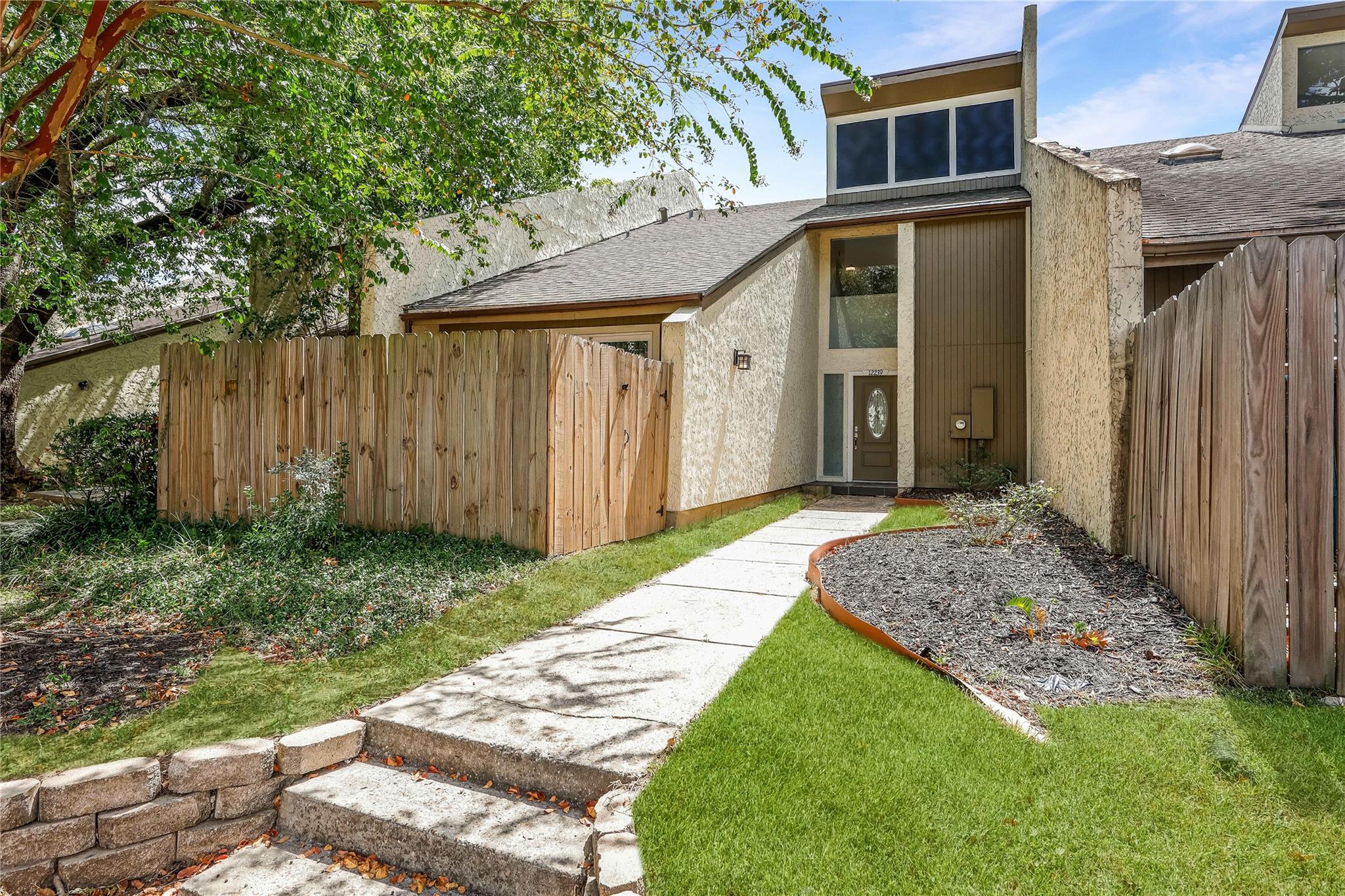 12239 Glenview Drive — photo