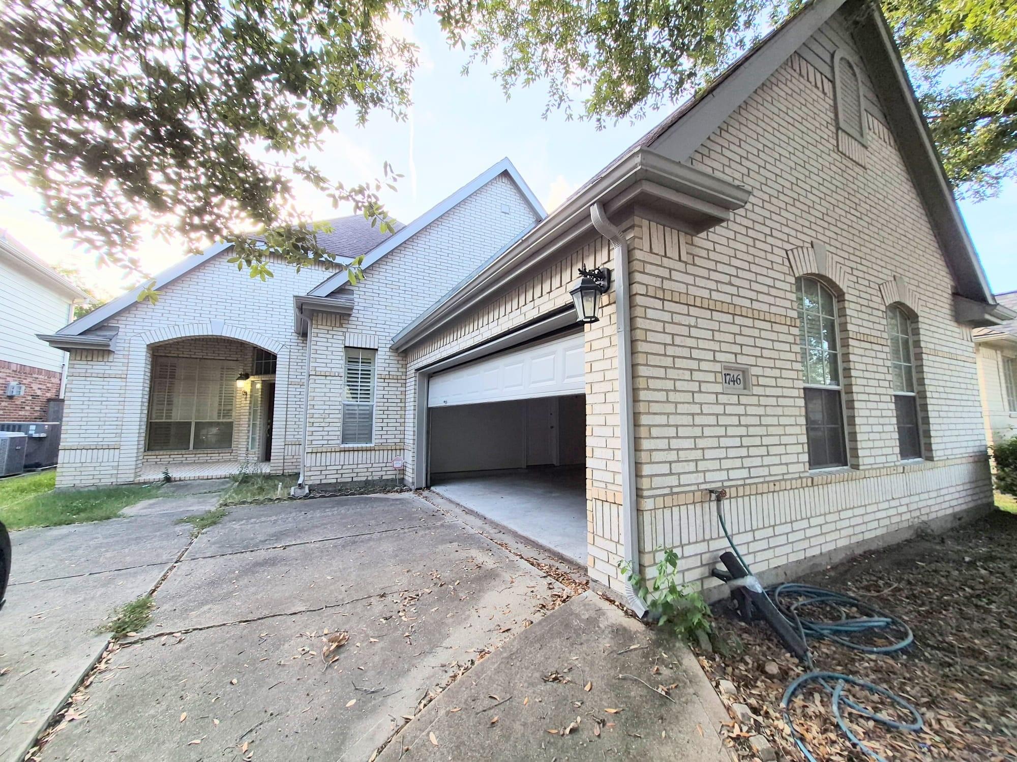 1746 Lakeside Enclave Drive — photo