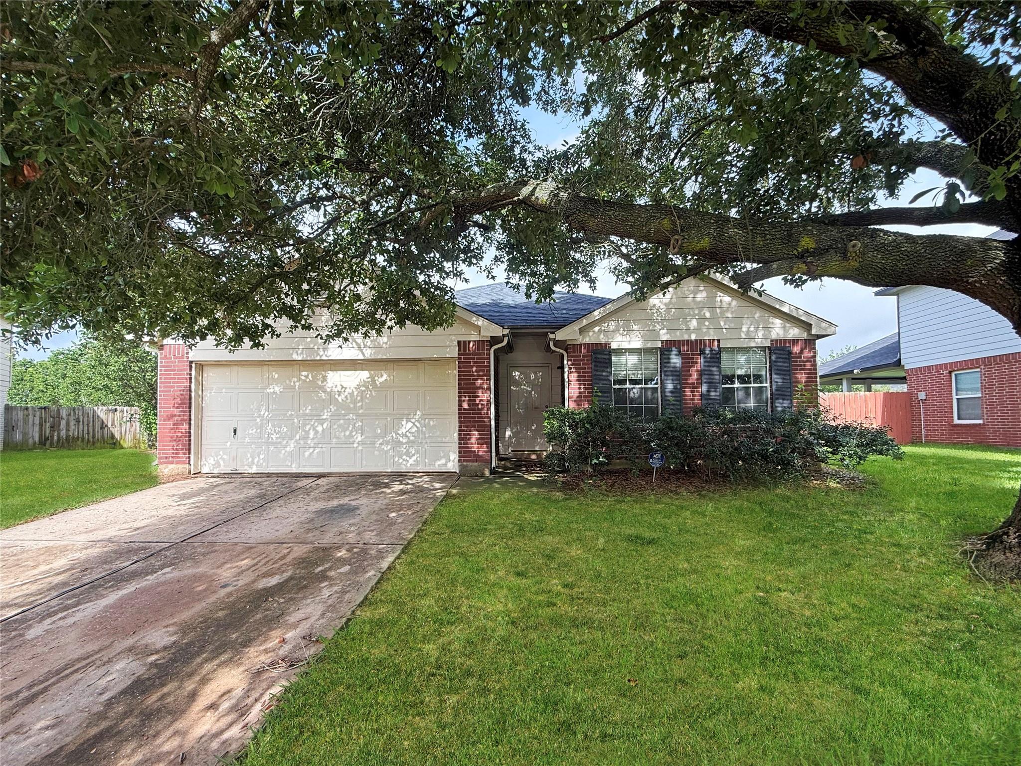 13911 Honey Bee Court — photo