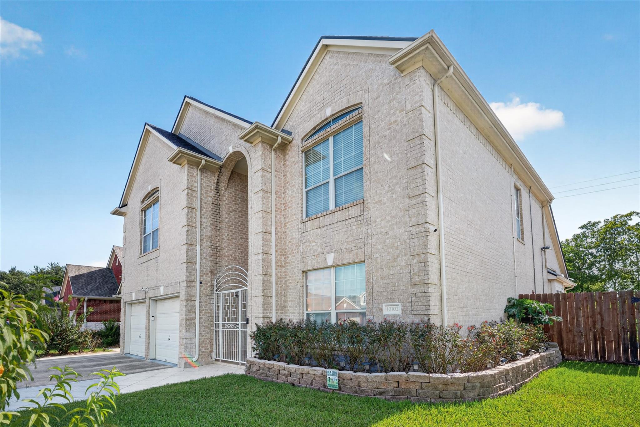 10102 Lizette Court — photo