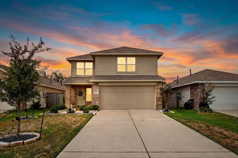 17811 Pemswood Drive — photo