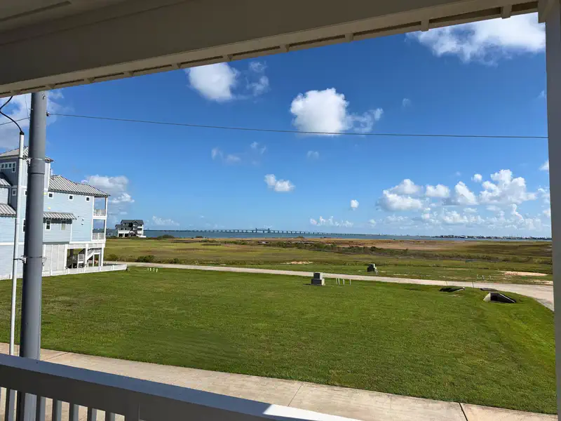 1627 Bay Pointe Drive — photo