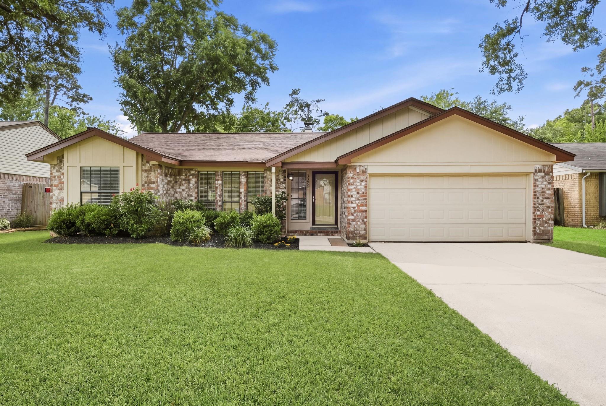 18607 Hiddenbay Way — photo