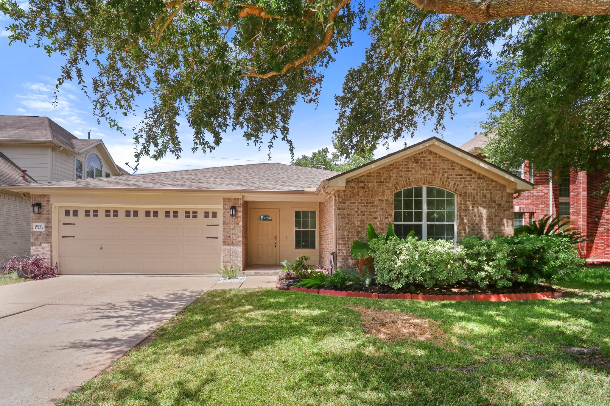 17234 Trace Glen Lane — photo