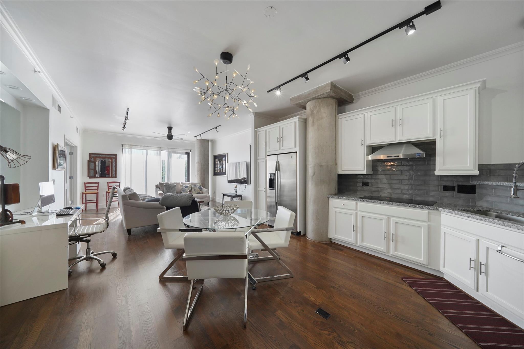 3030 Post Oak Boulevard #308 — photo