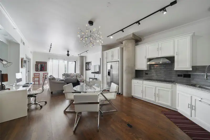 3030 Post Oak Boulevard #308 — photo