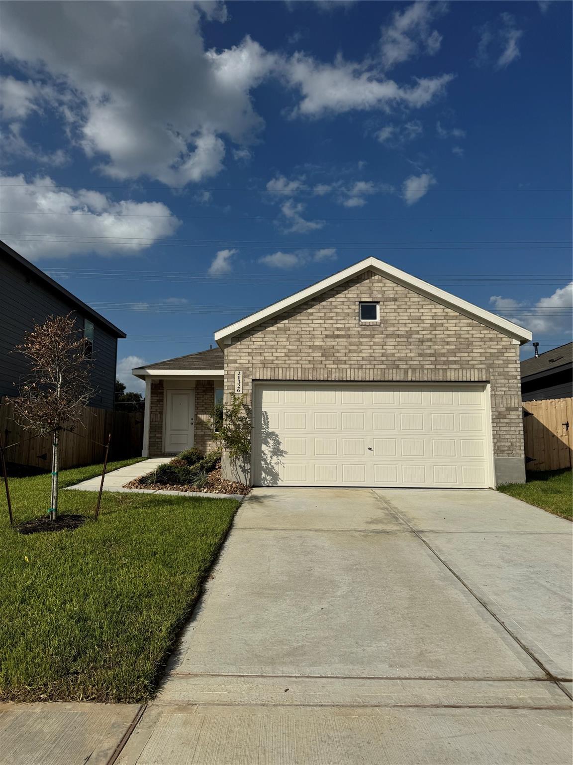 21326 Newberry Grove Lane — photo