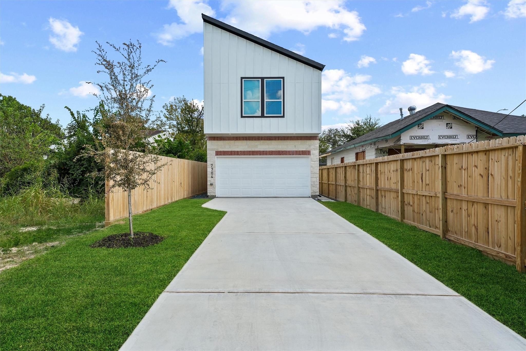 7704 Sealey Street — photo